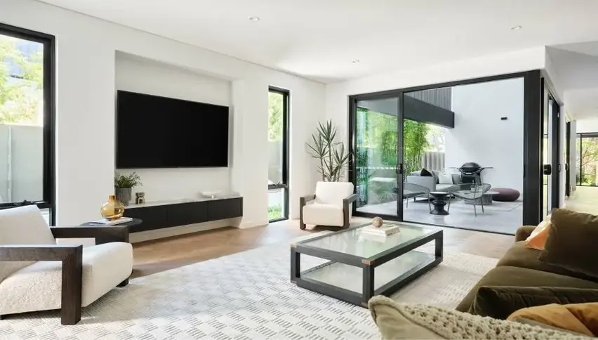Grand Prize architect-designed home with pool